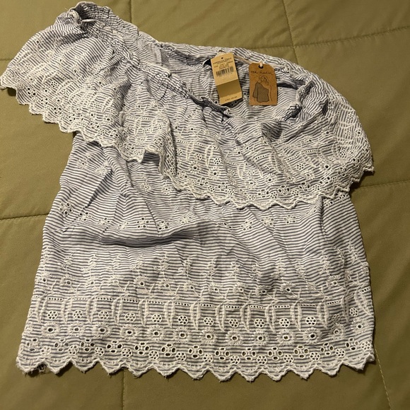 American Eagle Outfitters Tops - American Eagle shirt